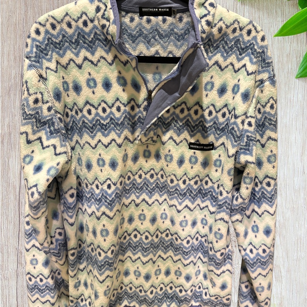 Southern Marsh women’s XS pullover sweatshirt!!